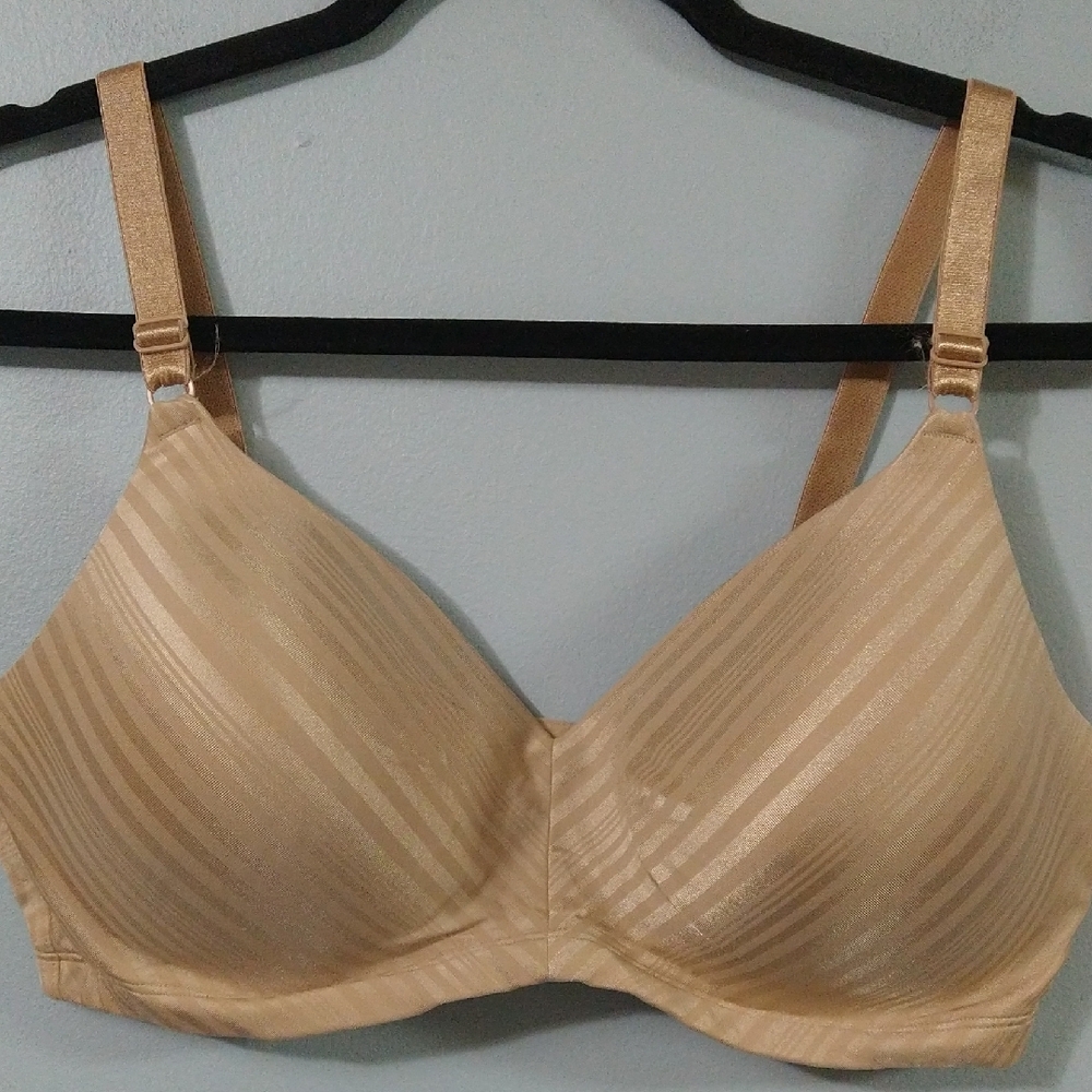 Hanes Tan Full Coverage Bra with Adjustable Straps Size 38D